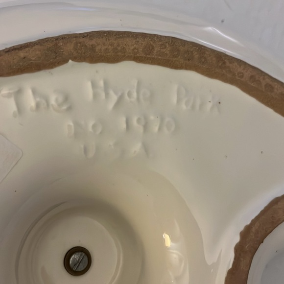 Hyde Park 1970 large “A” ashtray green & gold 10”X8” - Picture 6 of 10